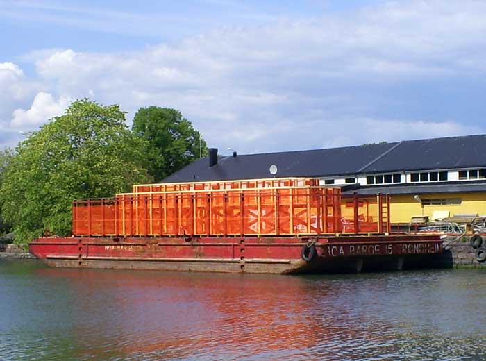 Boa Barge