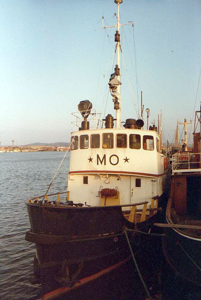 Mo
