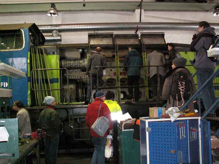 Motorn p� en T44 granskas